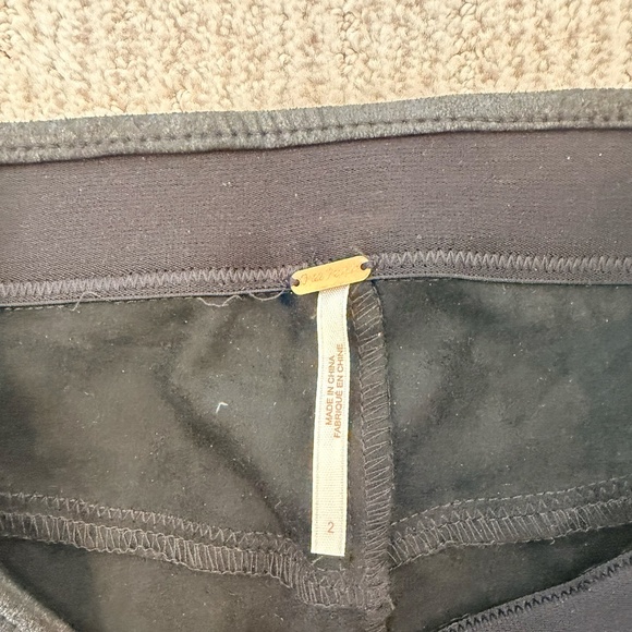 NWT Free People Vegan Stretch Leather SkinnyLeggings Womans Black SZ 2 - Picture 9 of 14